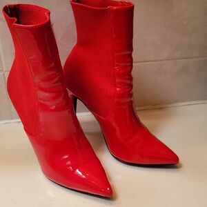 Steve Madden red patent leather Women's Ankle Boots Sz 6.